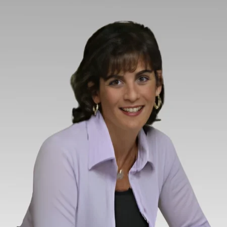 Evelyn Salmon Headshot