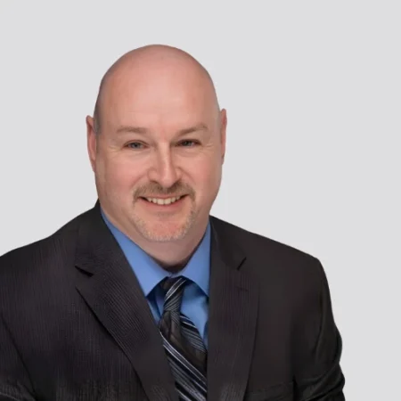 Rob Oliveira Headshot